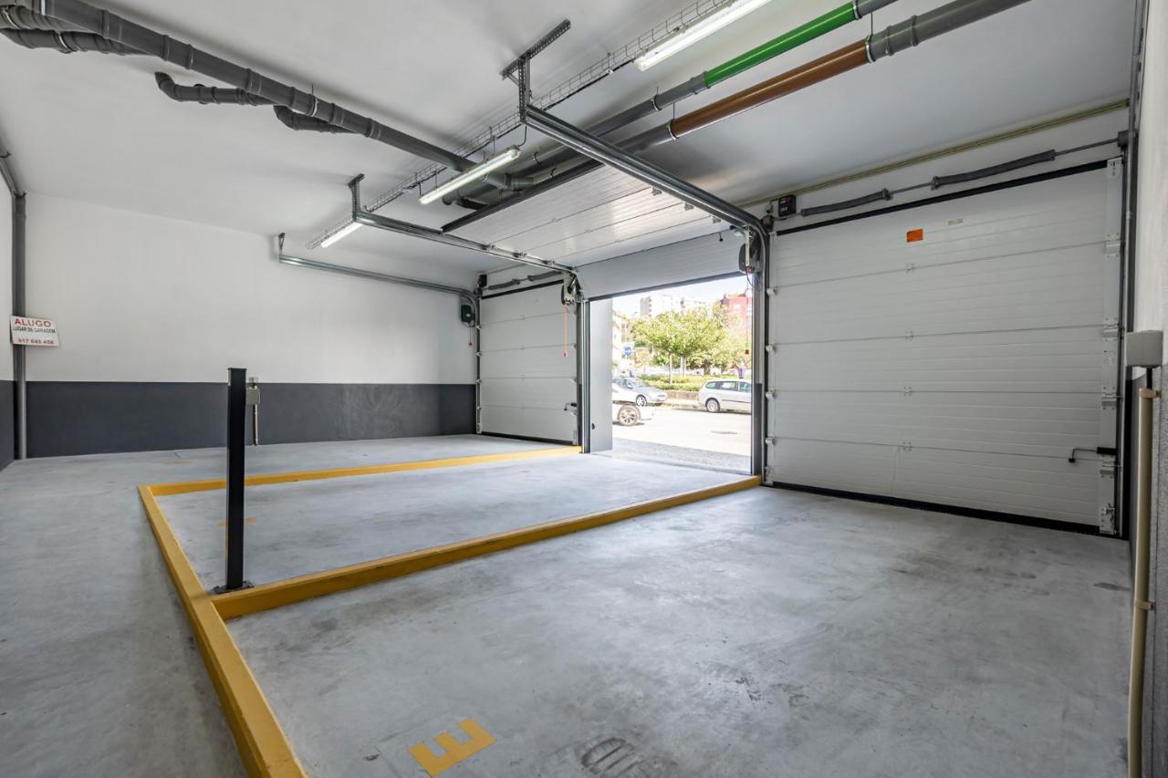 Nomads Lux - 2Bdr & Parking Flores Square Porto Kültér fotó